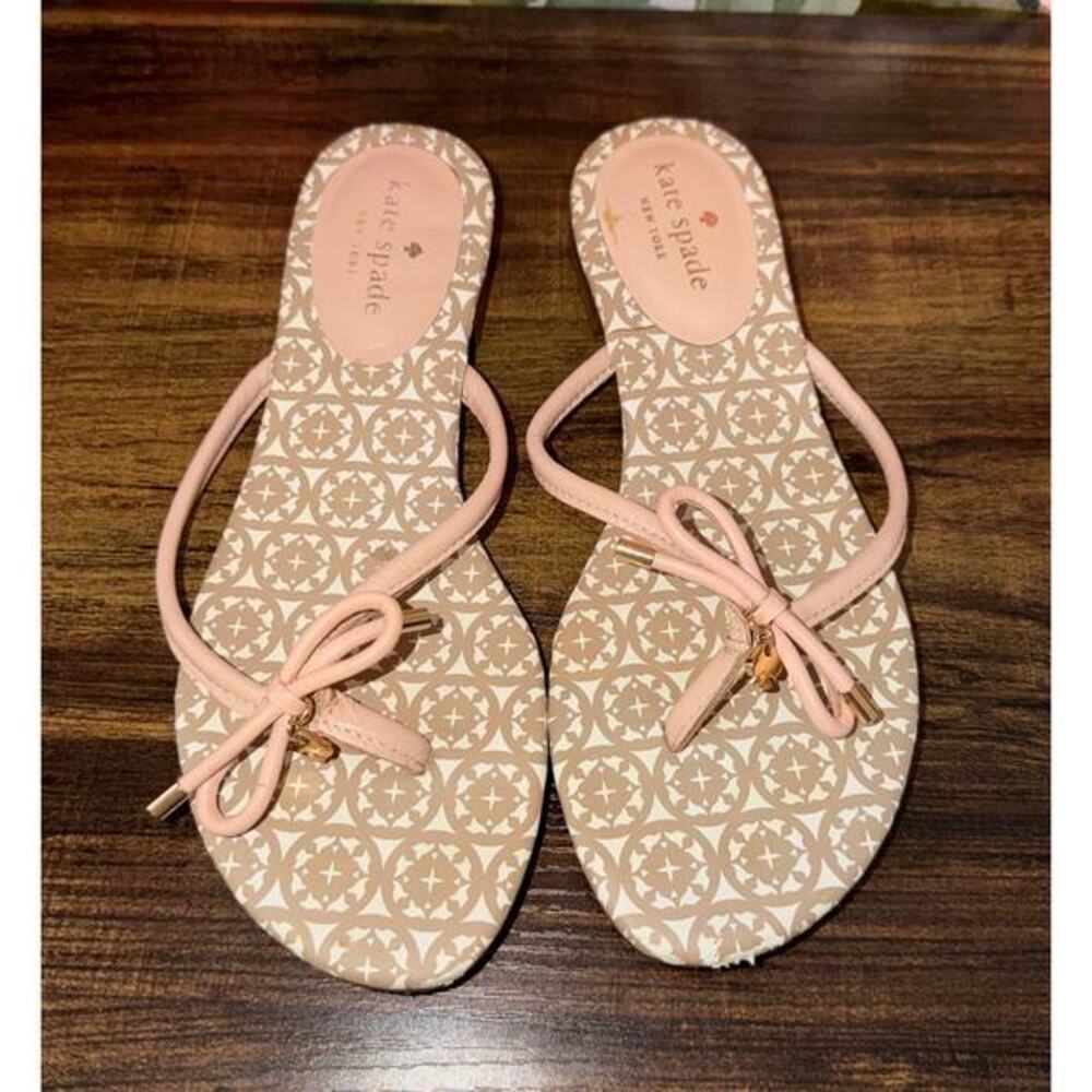 Kate Spade New York Bow Thong Sandals Pink Logo Print Size 7.5M Women’s